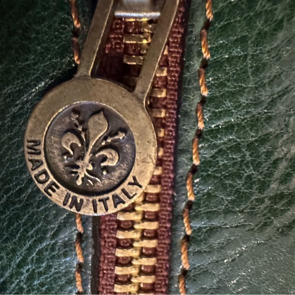 Leather Purse/Back Pack Style - Picture 12 of 13